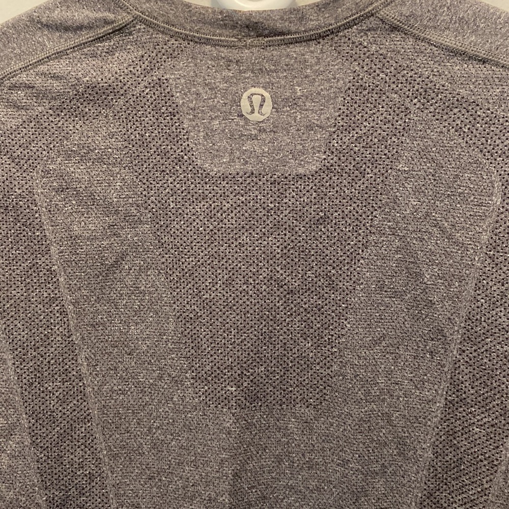 Men’s Lululemon shirt